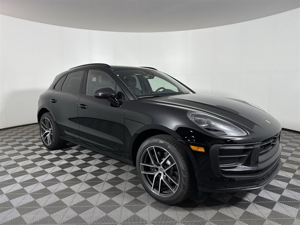 2025 Porsche Macan AWD