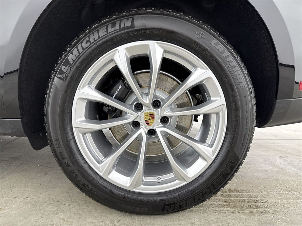 2026 Porsche Macan AWD