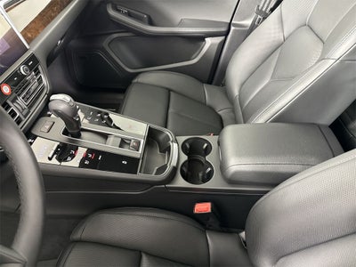 2026 Porsche Macan AWD