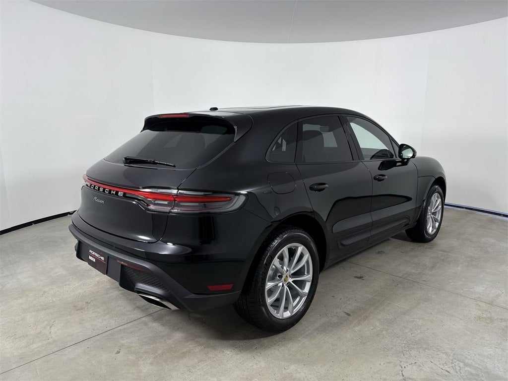 2026 Porsche Macan AWD