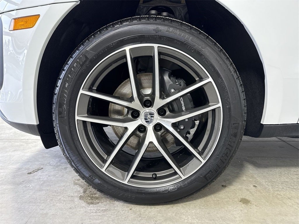 2026 Porsche Macan AWD