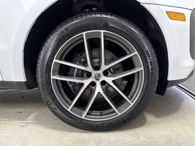 2026 Porsche Macan AWD