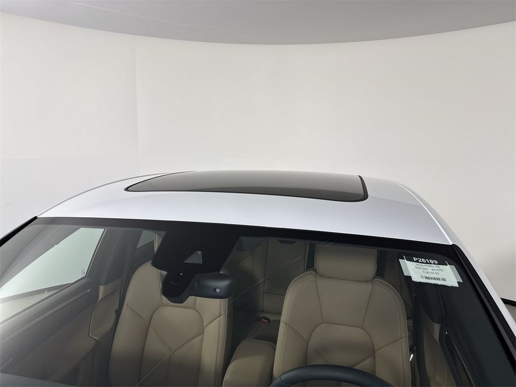 2026 Porsche Macan AWD