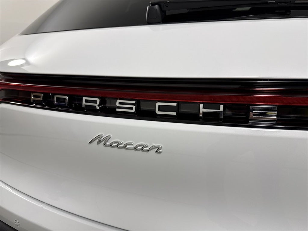 2026 Porsche Macan AWD