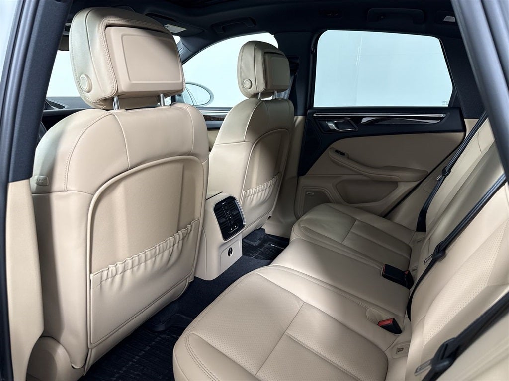 2026 Porsche Macan AWD