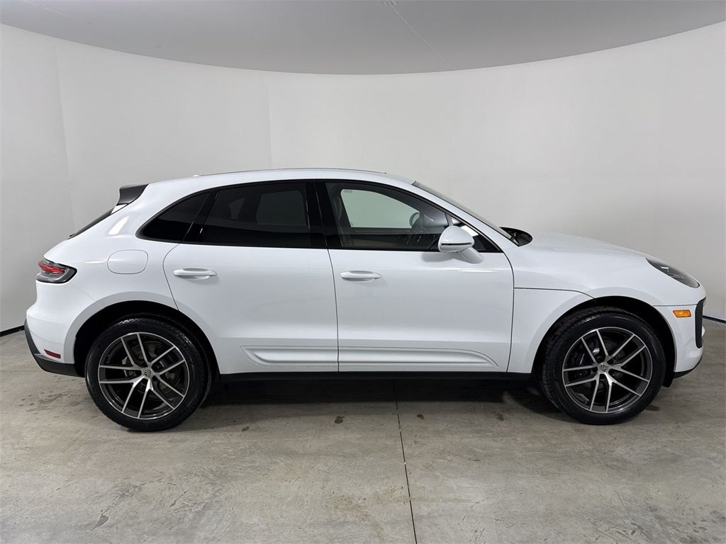 2026 Porsche Macan AWD