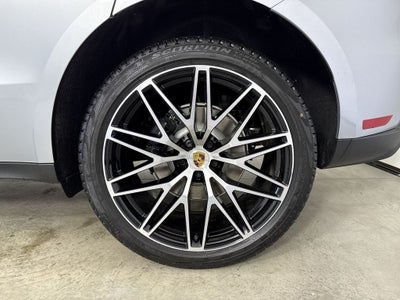 2026 Porsche Macan AWD