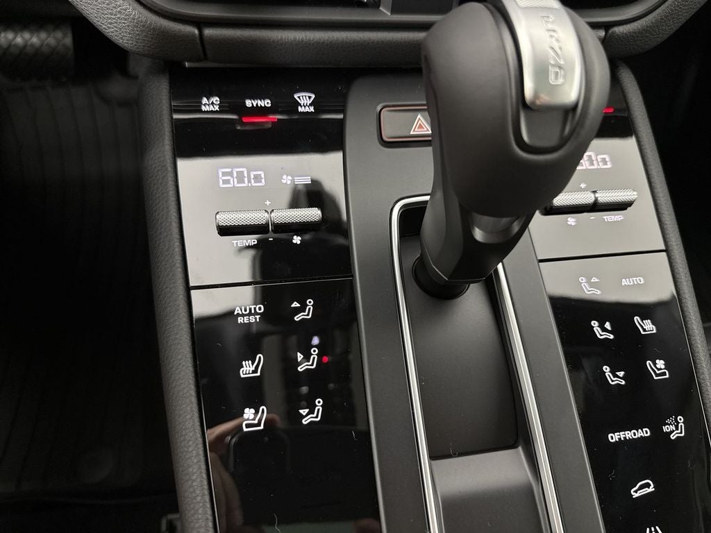 2026 Porsche Macan AWD