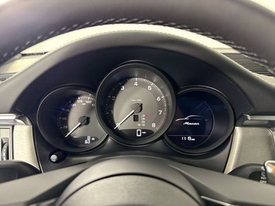 2026 Porsche Macan AWD