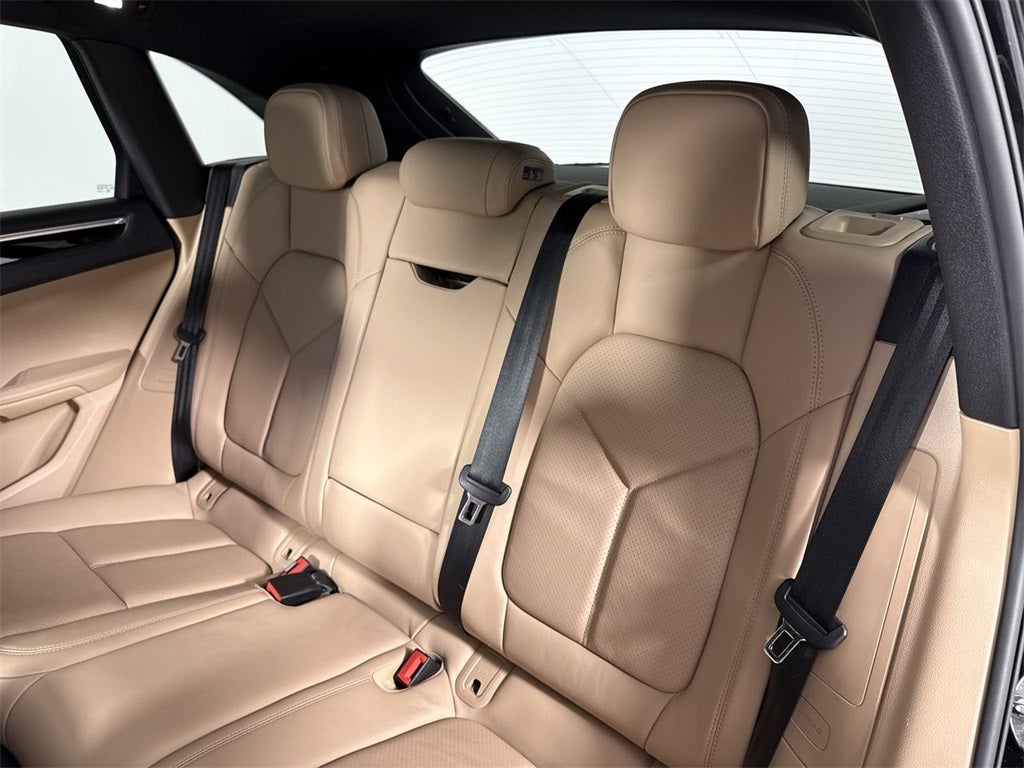 2021 Porsche Macan AWD