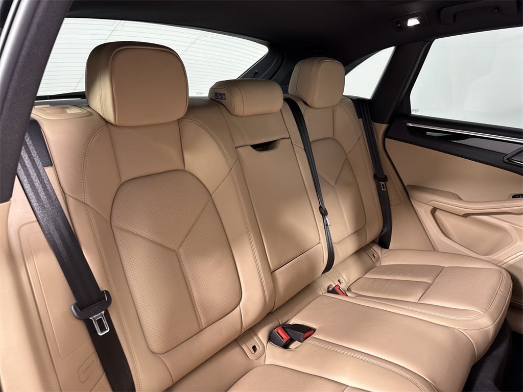 2021 Porsche Macan AWD