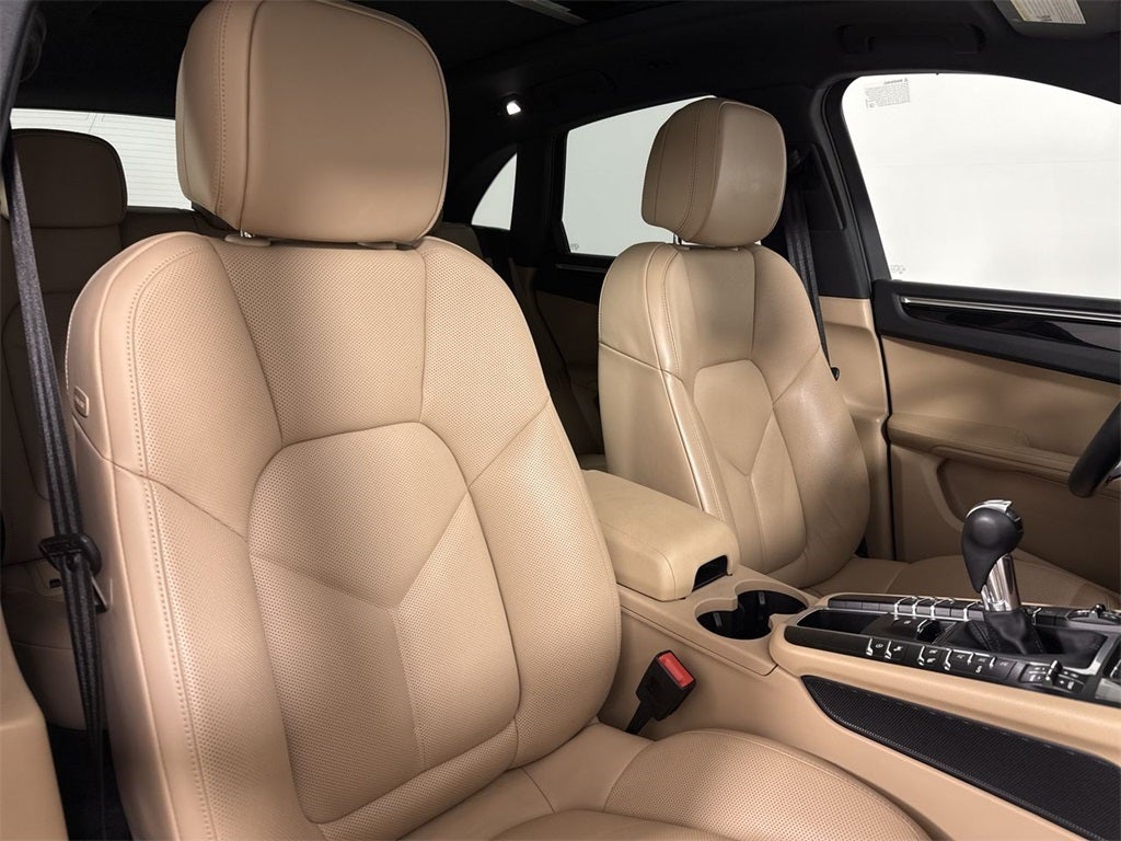 2021 Porsche Macan AWD