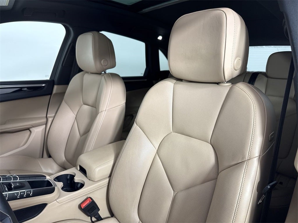 2021 Porsche Macan AWD