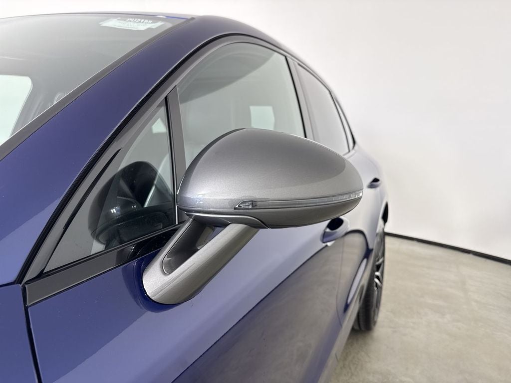 2023 Porsche Macan T