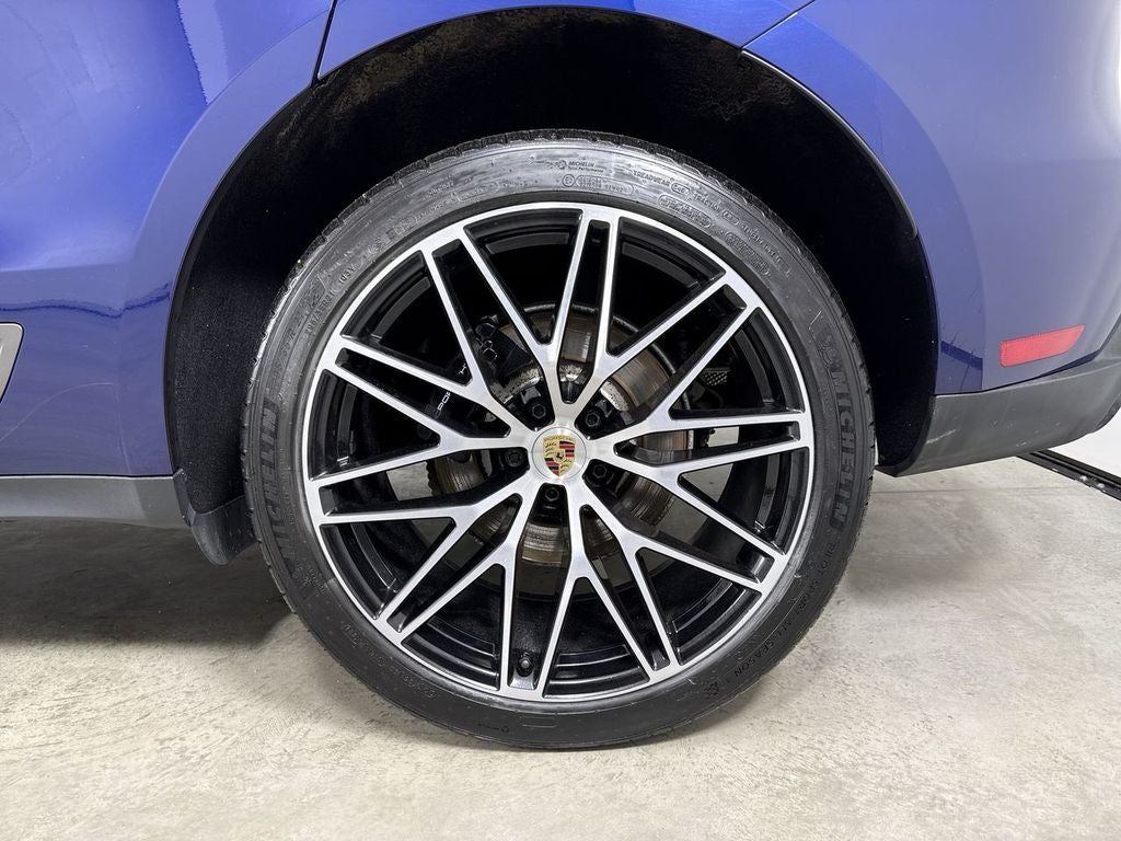 2023 Porsche Macan T