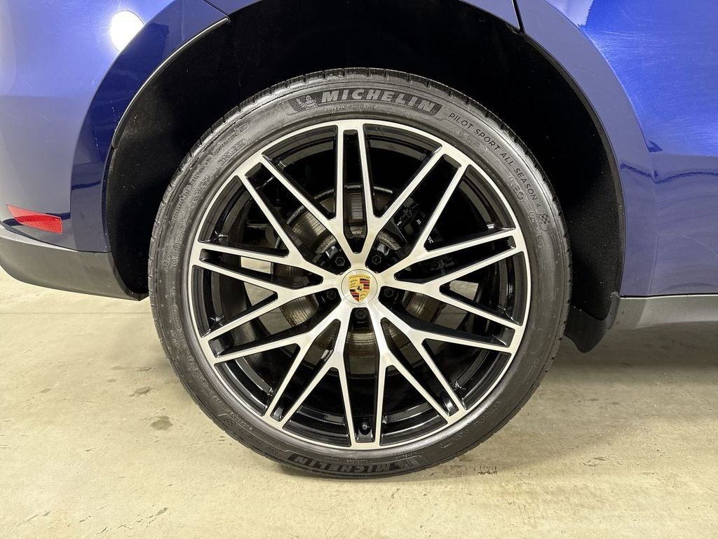 2023 Porsche Macan T