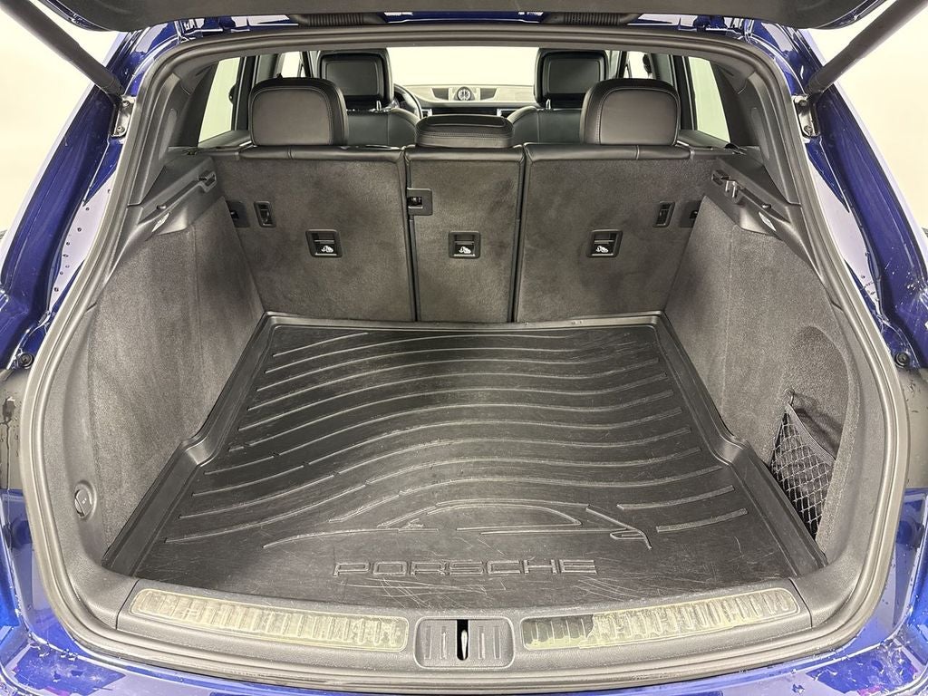 2023 Porsche Macan T