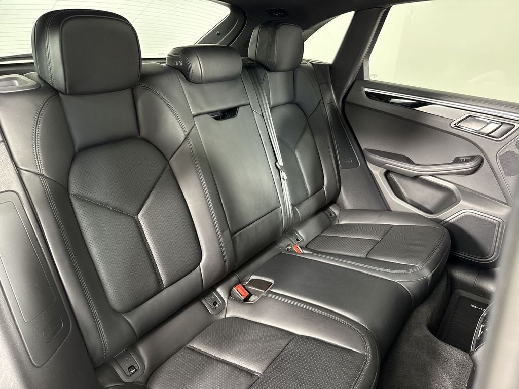 2023 Porsche Macan T