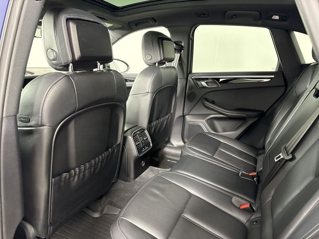 2023 Porsche Macan T