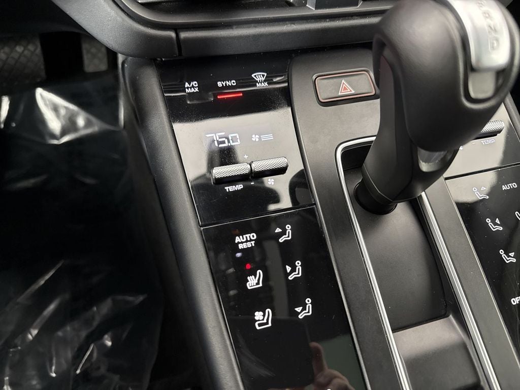 2023 Porsche Macan T