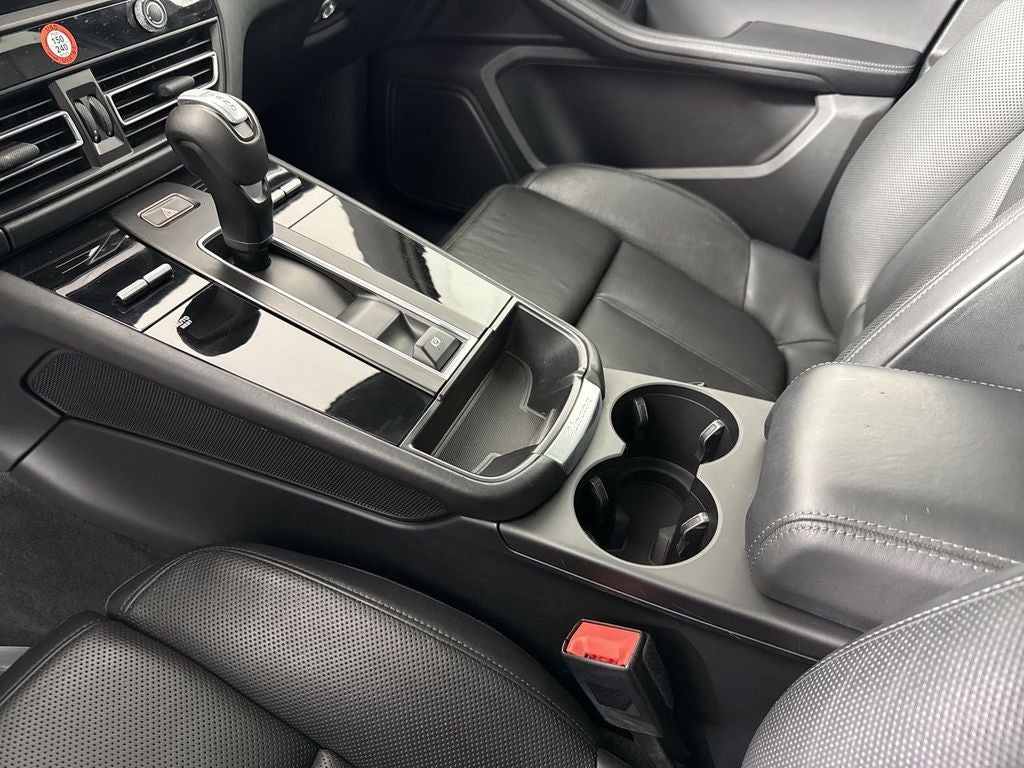 2023 Porsche Macan T