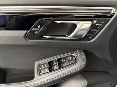 2023 Porsche Macan T