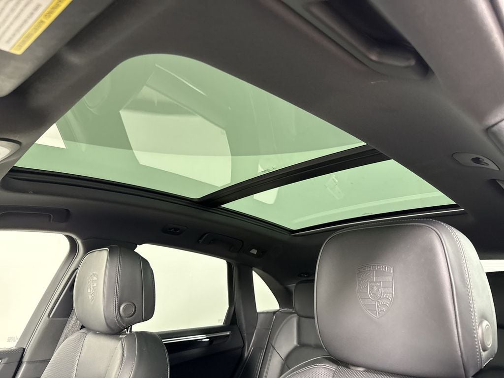 2023 Porsche Macan T