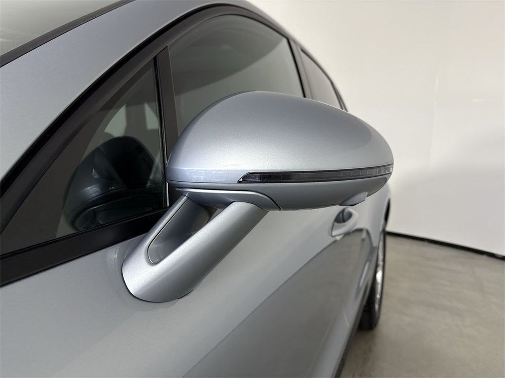 2023 Porsche Macan AWD