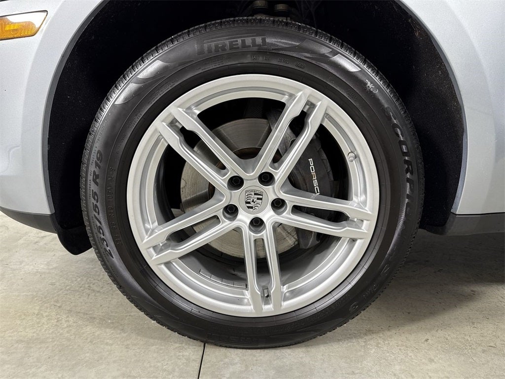 2023 Porsche Macan AWD