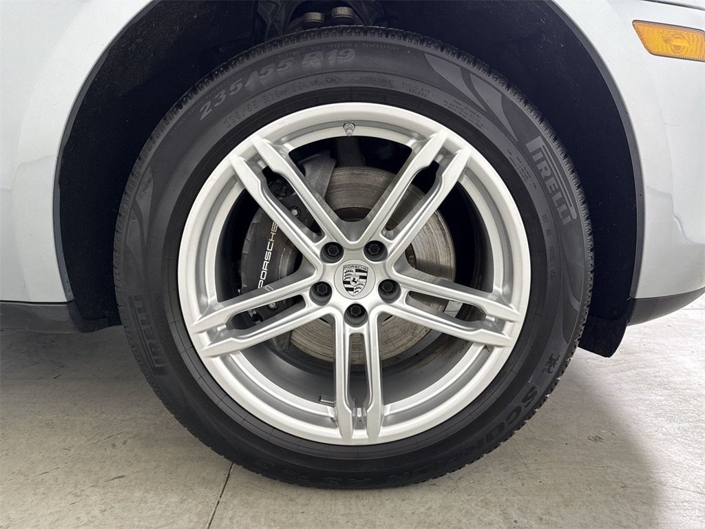 2023 Porsche Macan AWD