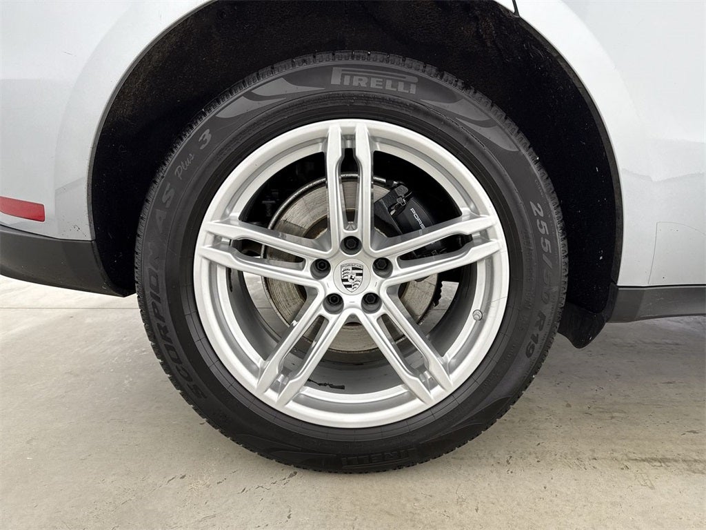 2023 Porsche Macan AWD