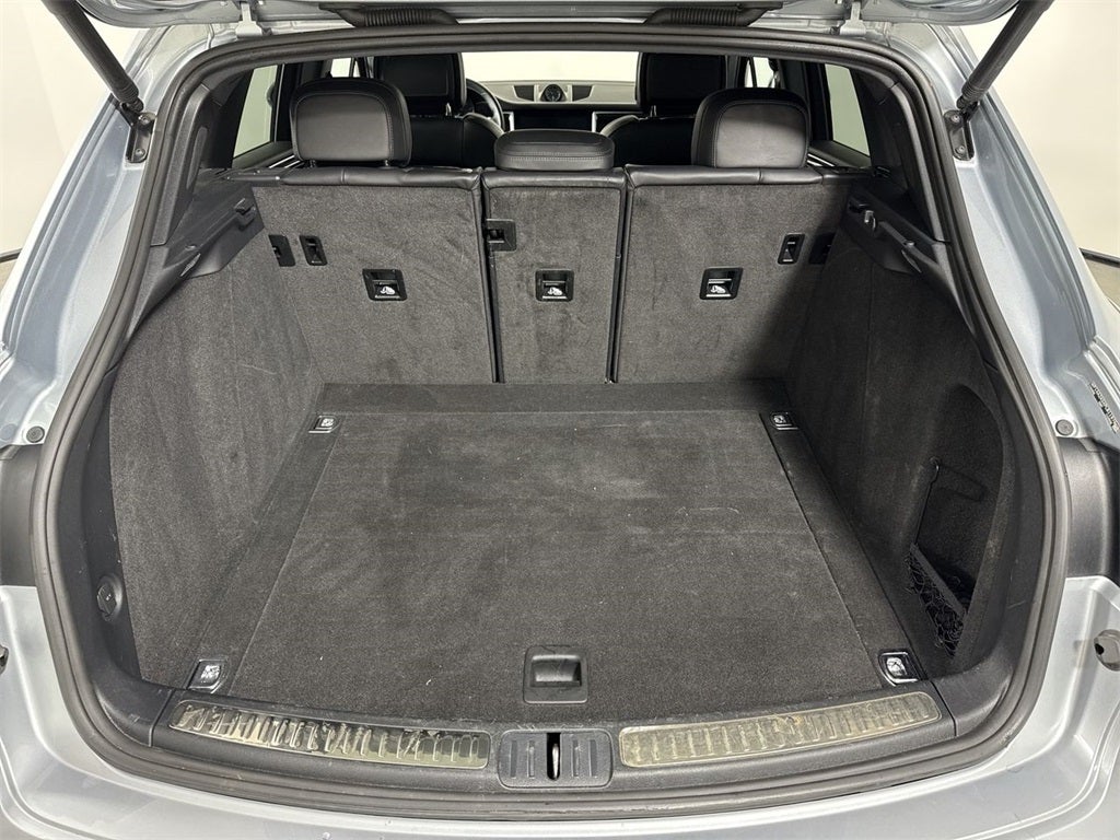 2023 Porsche Macan AWD