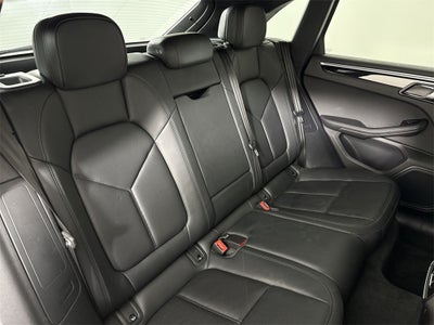 2023 Porsche Macan AWD