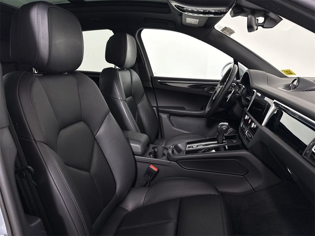 2023 Porsche Macan AWD