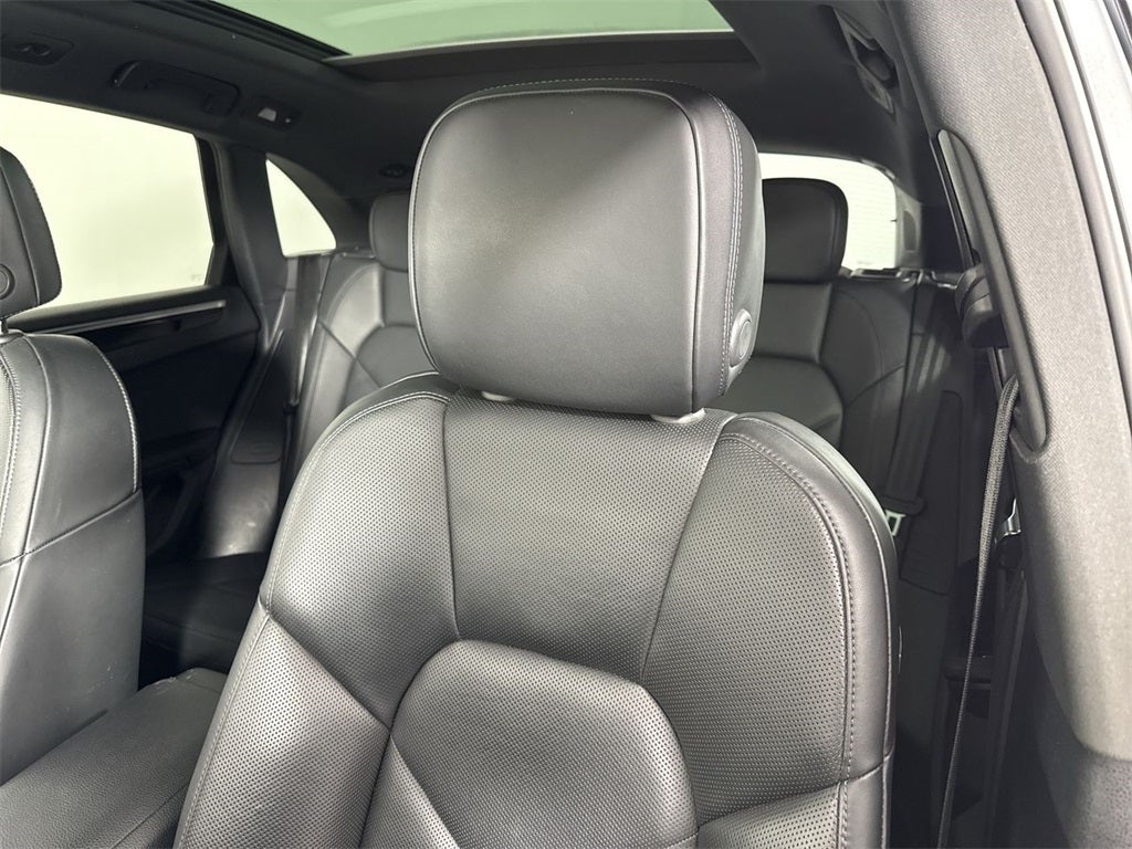 2023 Porsche Macan AWD