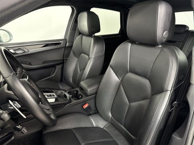 2023 Porsche Macan AWD
