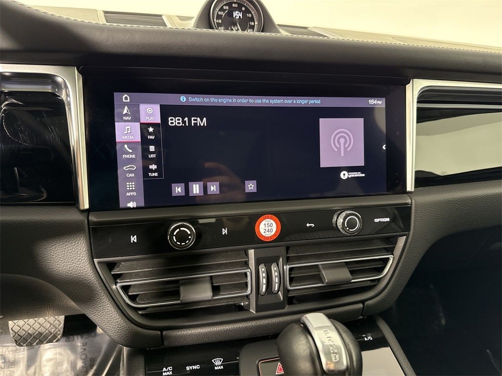 2024 Porsche Macan AWD