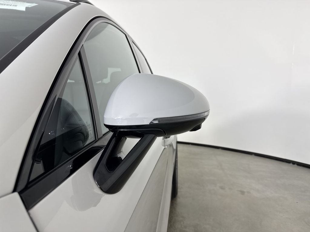 2024 Porsche Macan Macan (MY24)