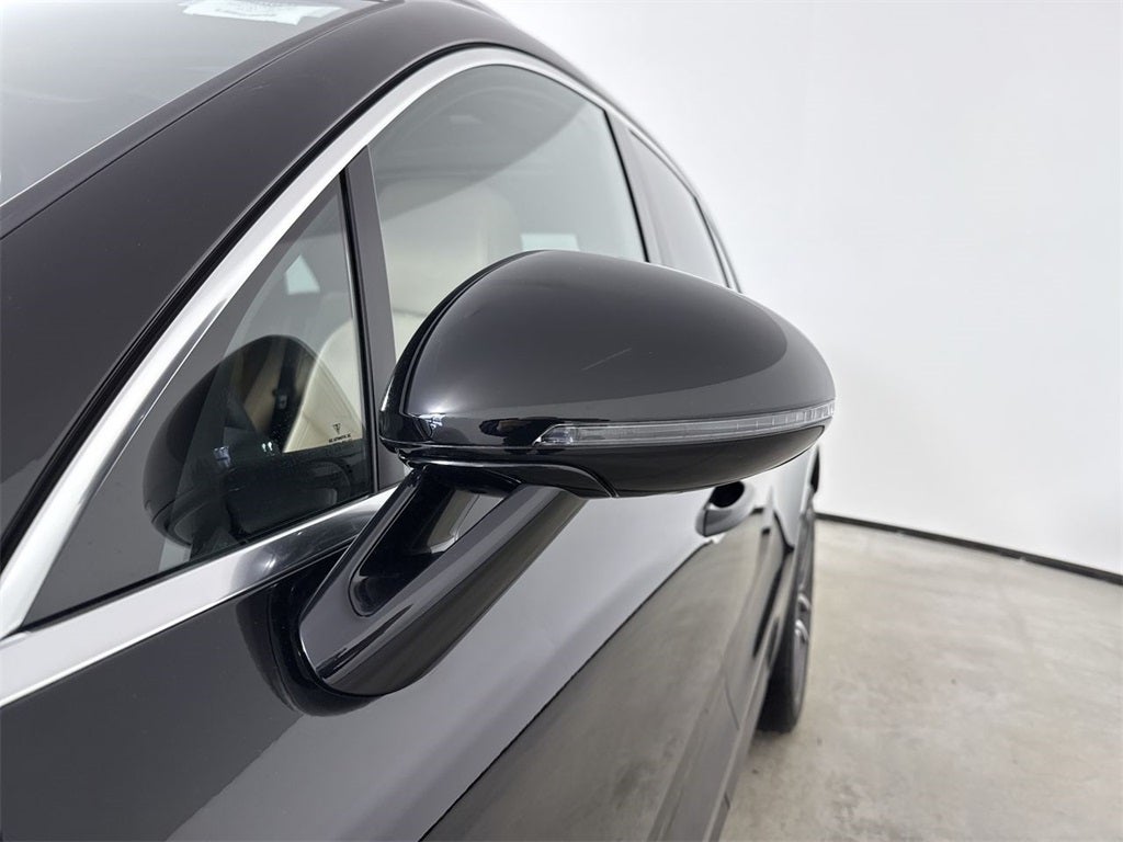 2025 Porsche Macan AWD