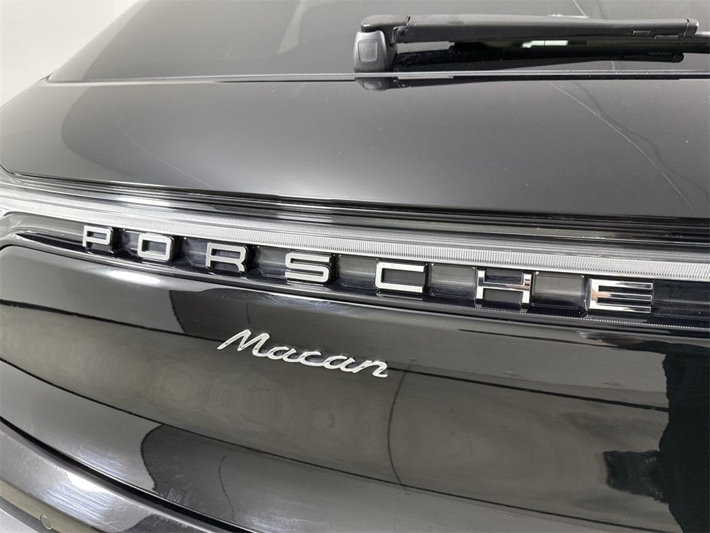 2025 Porsche Macan AWD