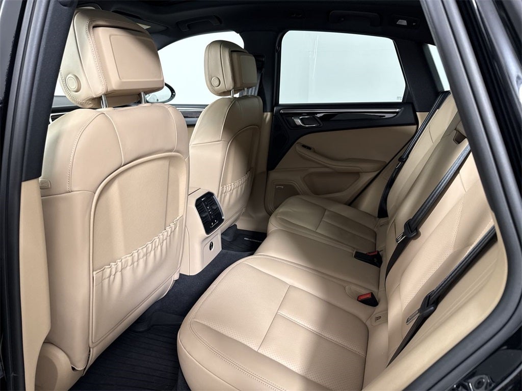 2025 Porsche Macan AWD