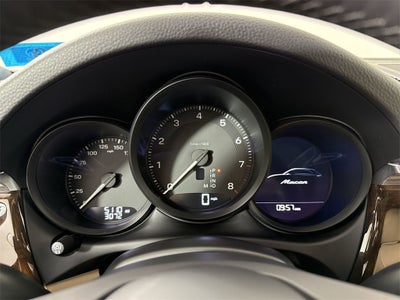 2025 Porsche Macan AWD