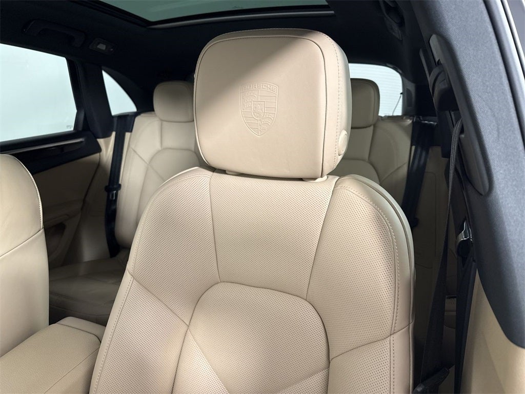 2025 Porsche Macan AWD