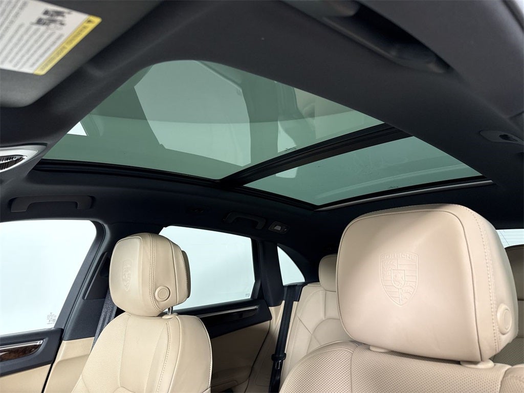 2025 Porsche Macan AWD