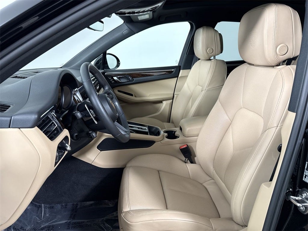 2025 Porsche Macan AWD