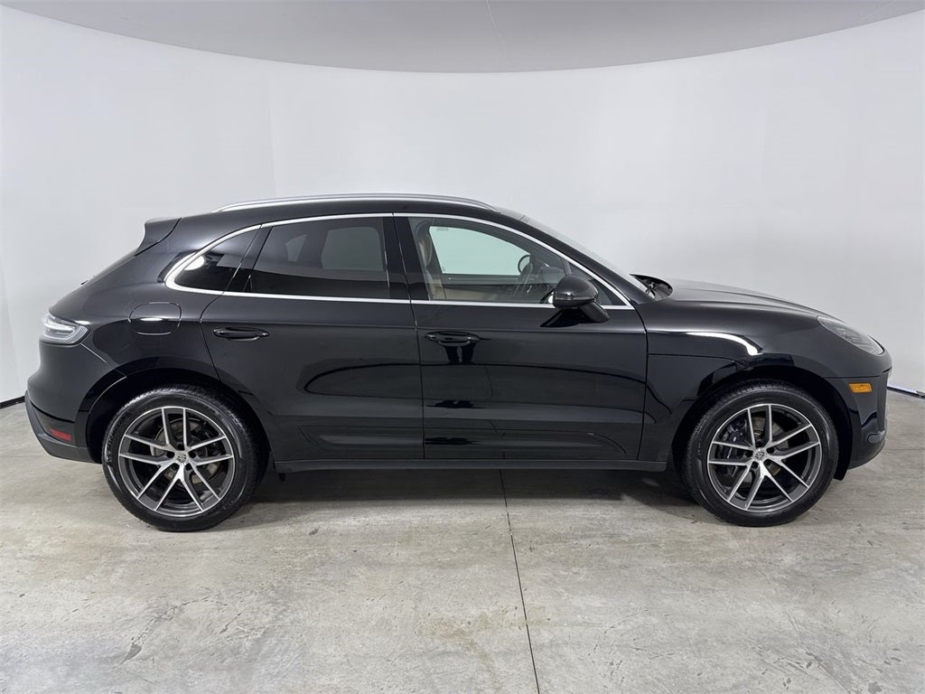 2025 Porsche Macan AWD