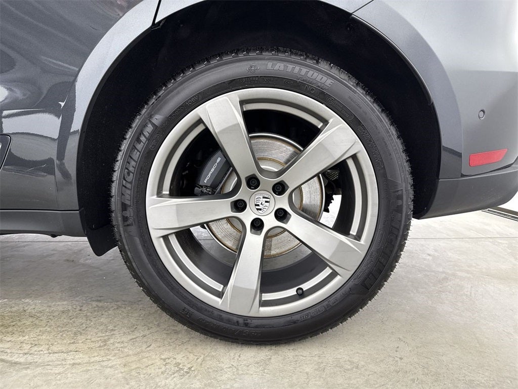 2025 Porsche Macan AWD