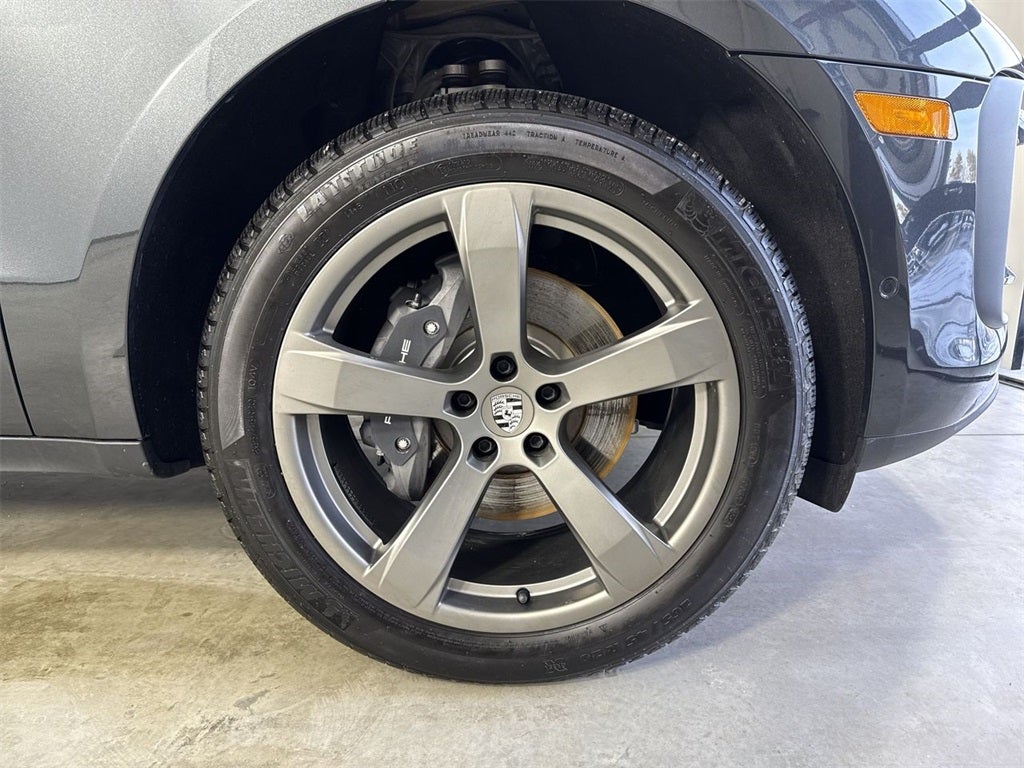 2025 Porsche Macan AWD