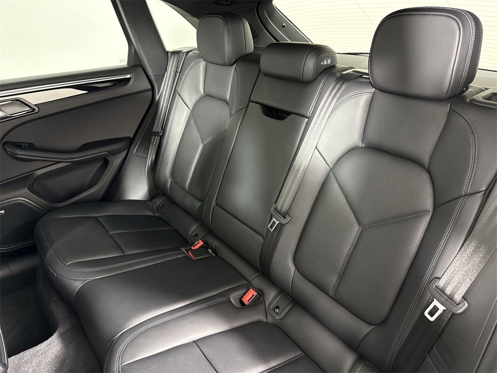 2025 Porsche Macan AWD