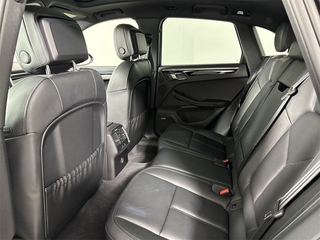2025 Porsche Macan AWD